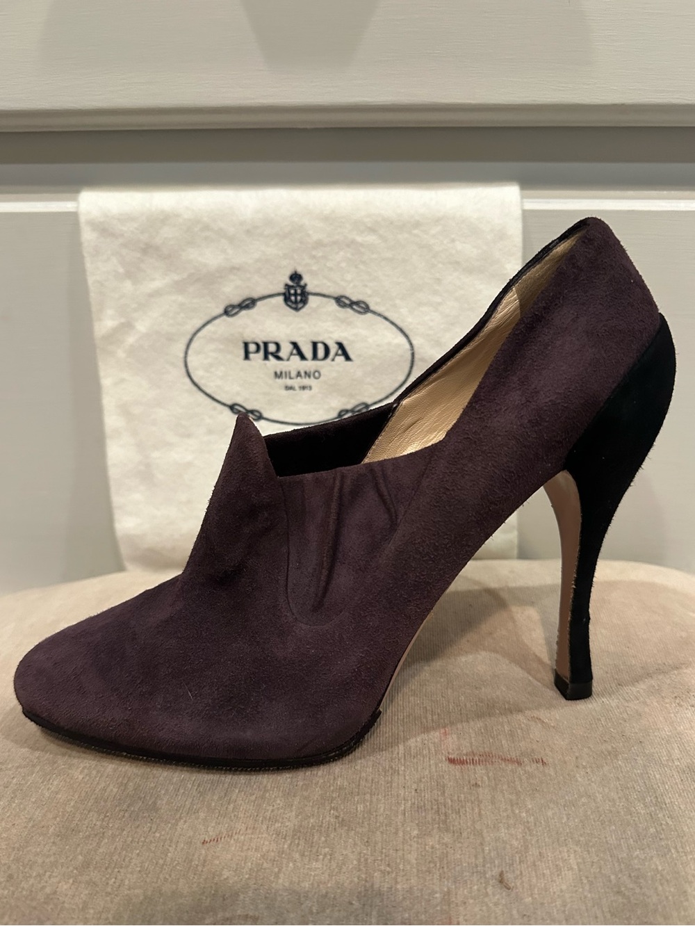 Prada Pumps purple & black heels